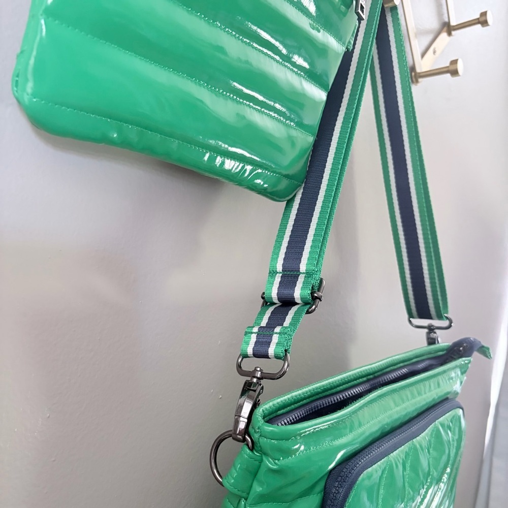 Think Royln Street XL Crossbody Bag & Pouch Set in Shiny Green Quilted - NWOT - Picture 2 of 6
